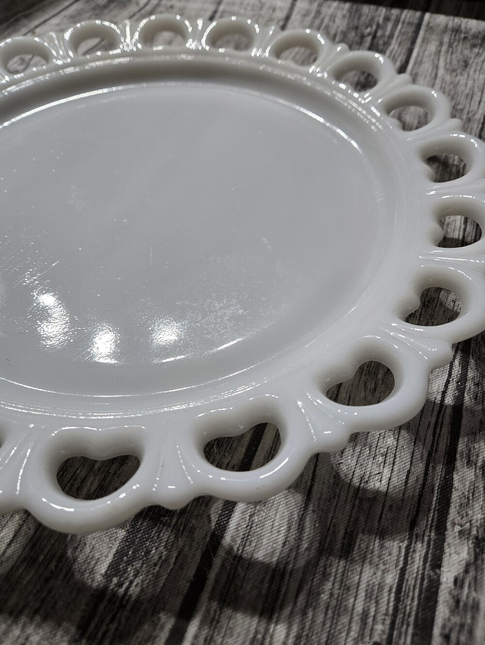 13" Vintage Anchor Hocking Old Colony Lace Edge white milk glass torte or cake p - Picture 2 of 4